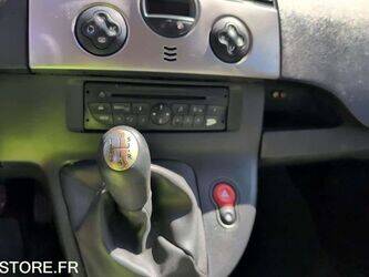 2011-renault-kangoo-1451549-47128044
