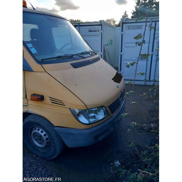 2004 Mercedes-Benz SPRINTER-47128175