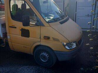2004-mercedes-benz-sprinter-1451576-47128177