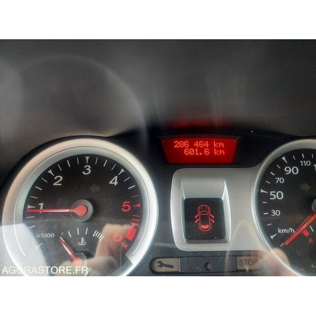 2011 Renault Clio-47128224