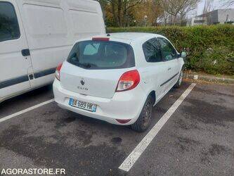2010-renault-clio-1451682-47128516