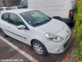 2010-renault-clio-1451682-47128518