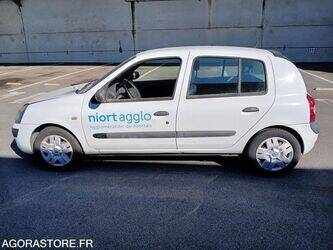 2003-renault-clio-1451685-47128529