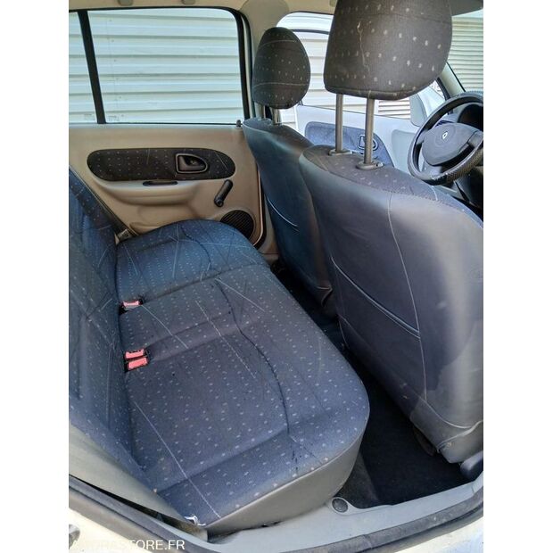 2003 Renault Clio-47128538