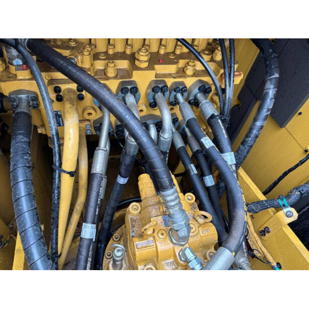 2026 Caterpillar 323D3-47129054