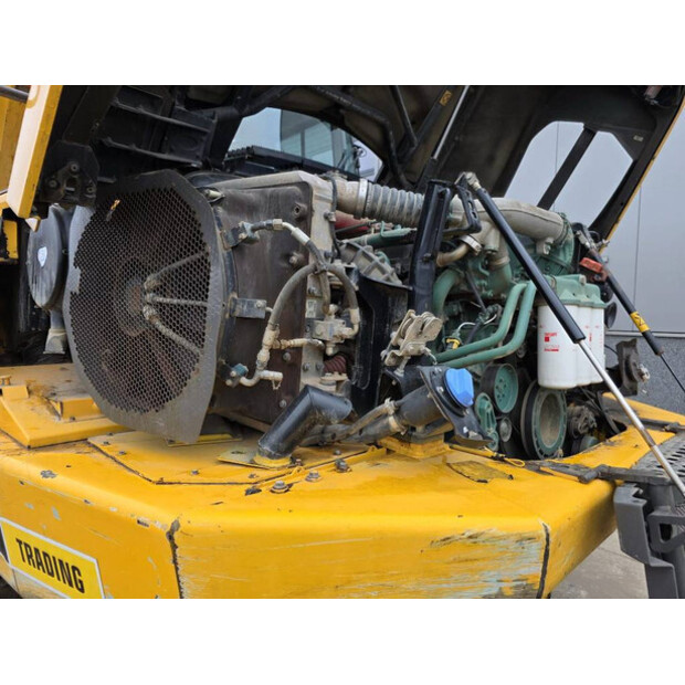 2015 فولفو A30G-47129093