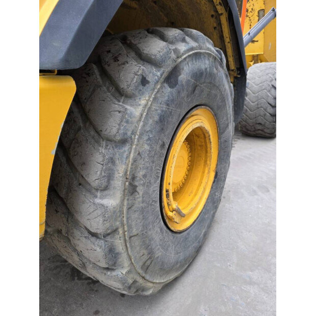 2015 فولفو A30G-47129110