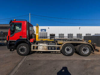 2018-iveco-420x-47131209