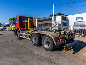 2018-iveco-420x-47131210