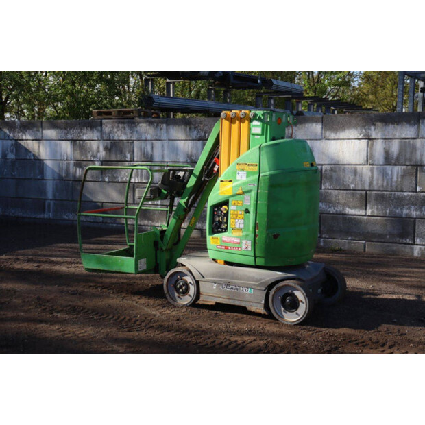 2011 جيه ال جي TOUCAN 10E-47131637