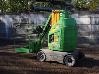 2011-jlg-toucan-10e-1452016-47131637