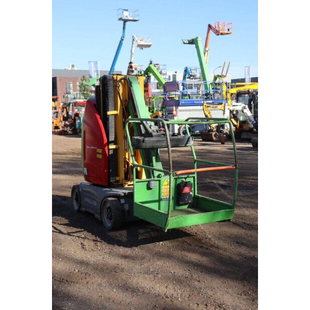 2011 جيه ال جي TOUCAN 10E-47131641
