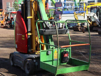 2011-jlg-toucan-10e-1452016-47131641