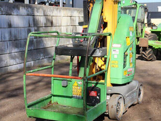 2011-jlg-toucan-10e-1452016-47131643