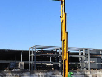 2011-jlg-toucan-10e-1452016-47131658