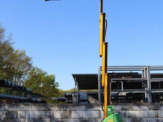 2011-jlg-toucan-10e-1452016-47131659