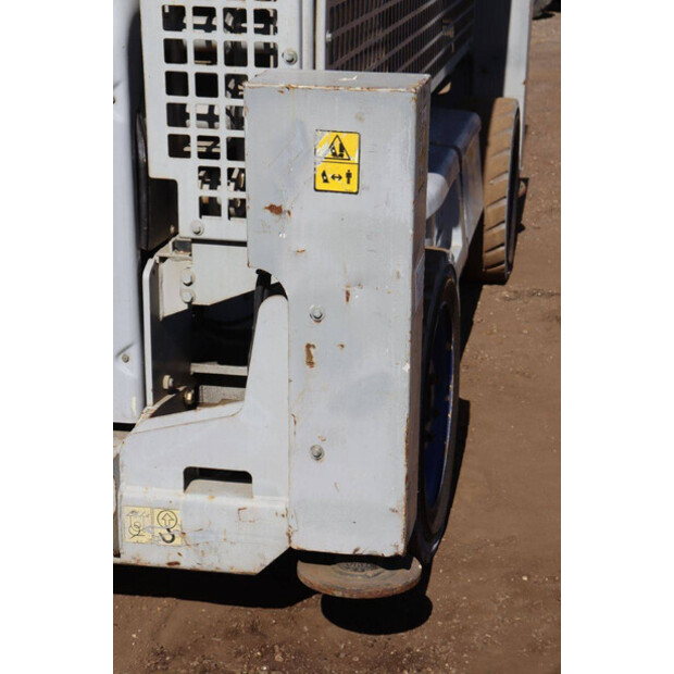 2006 جيه ال جي M4069-47132120