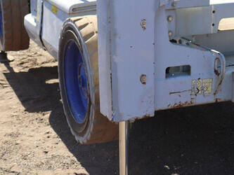 2006-jlg-m4069-1452033-47132141
