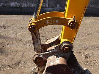 2013-hyundai-r60-7-1452040-47132355