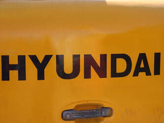 2013-hyundai-r60-7-1452040-47132365