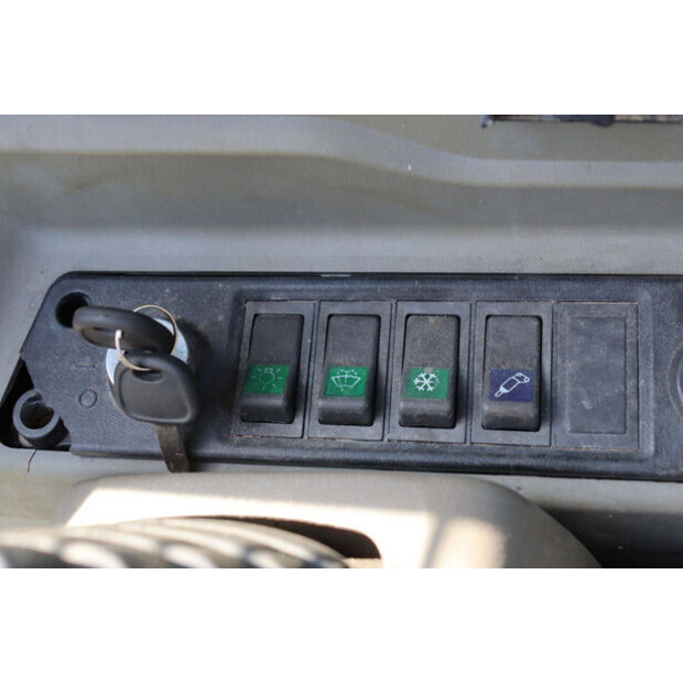 2013 هيونداي R60-7-47132375