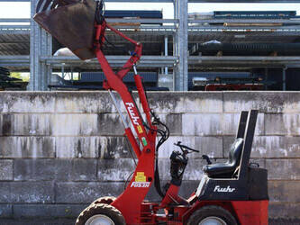2005-fuchs-f853h-47132639