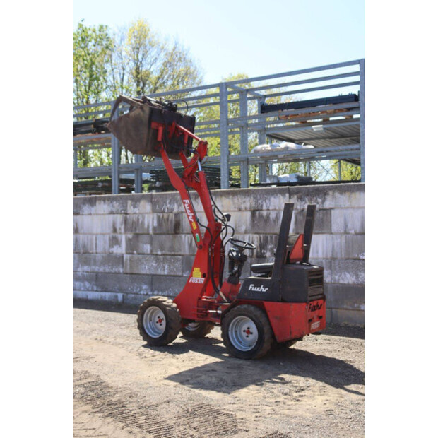 2005 FUCHS F853H-47132640