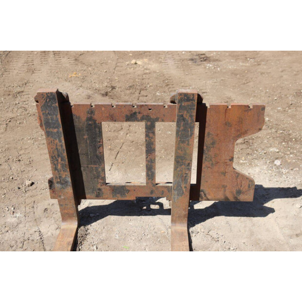 2005 FUCHS F853H-47132647