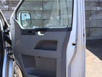 2005-volkswagen-transporter-1452050-47132753