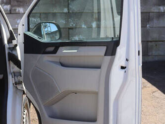 2019-volkswagen-kombi-47132800