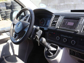 2019-volkswagen-kombi-47132801