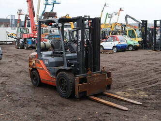 2016-toyota-02-8fgjf35-1452062-47133125