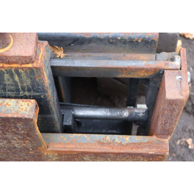 2016 Toyota 02-8FGJF35-47133130