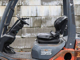 2016-toyota-02-8fgjf35-1452062-47133142