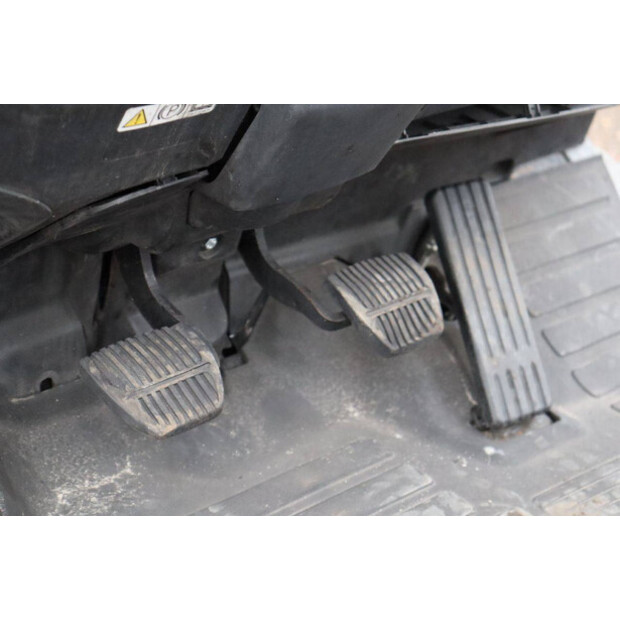 2016 Toyota 02-8FGJF35-47133145