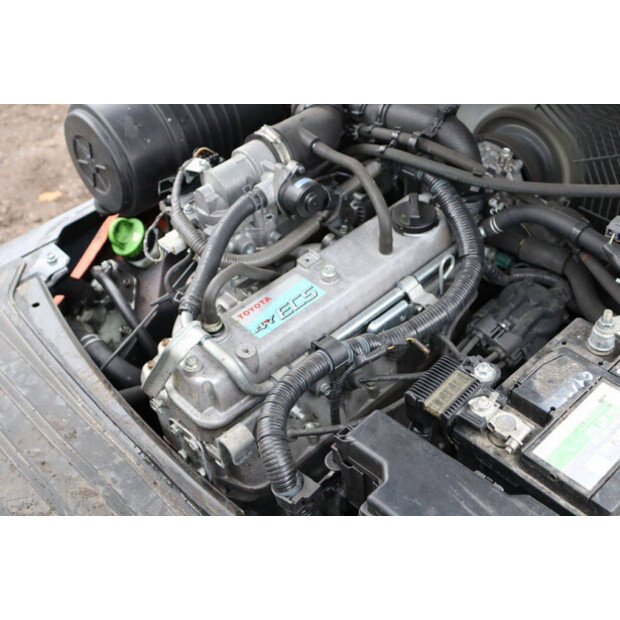 2016 Toyota 02-8FGJF35-47133156