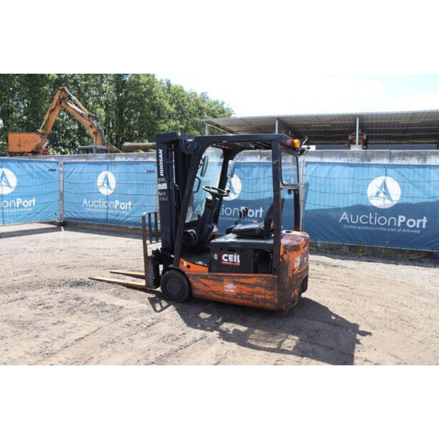 2011 Doosan B15T-5-47133457