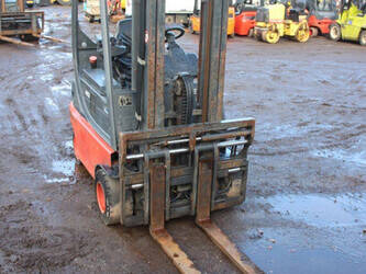 2004-linde-e20p-02-1452074-47133517