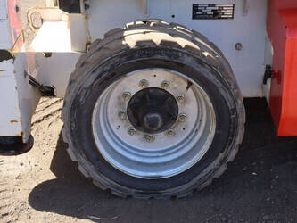 2014-jlg-m3369-47133821