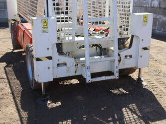 2014-jlg-m3369-47133845