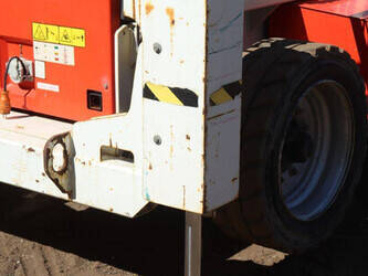2014-jlg-m3369-47133849