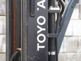 toyota-traigo-20-1452088-47134005