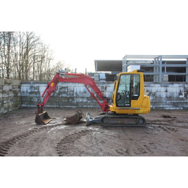 2014 TAKEUCHI TB235-47134518