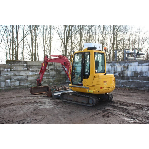 2014 TAKEUCHI TB235-47134519