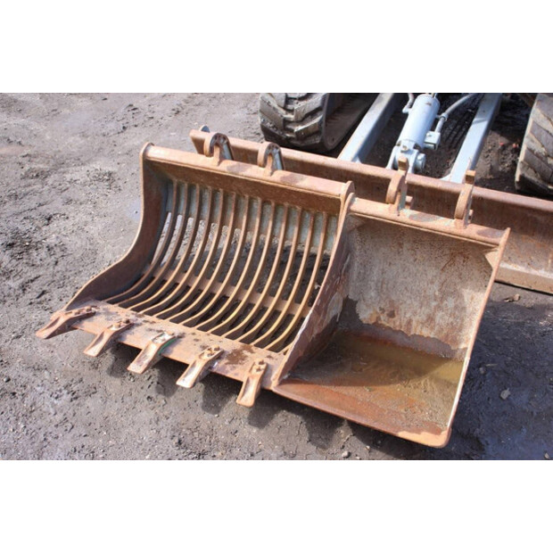 2014 TAKEUCHI TB235-47134530