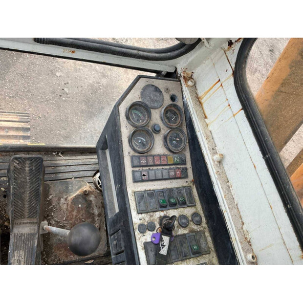 1988 ليبهير P900B-47134814