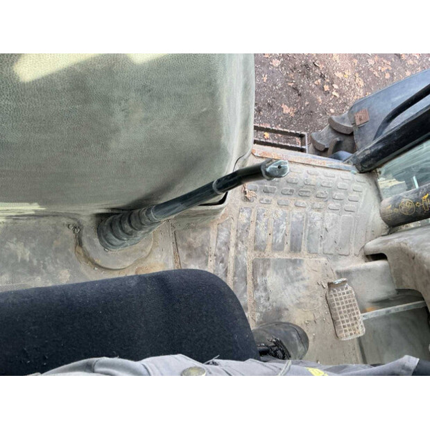 1996 New Holland L85 DT-47134904