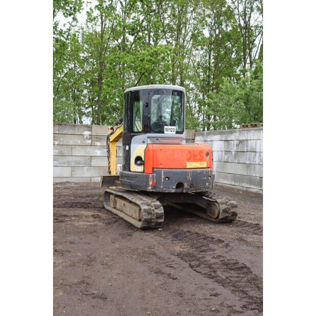 2011 نيو هولاند E50B SR-47135168