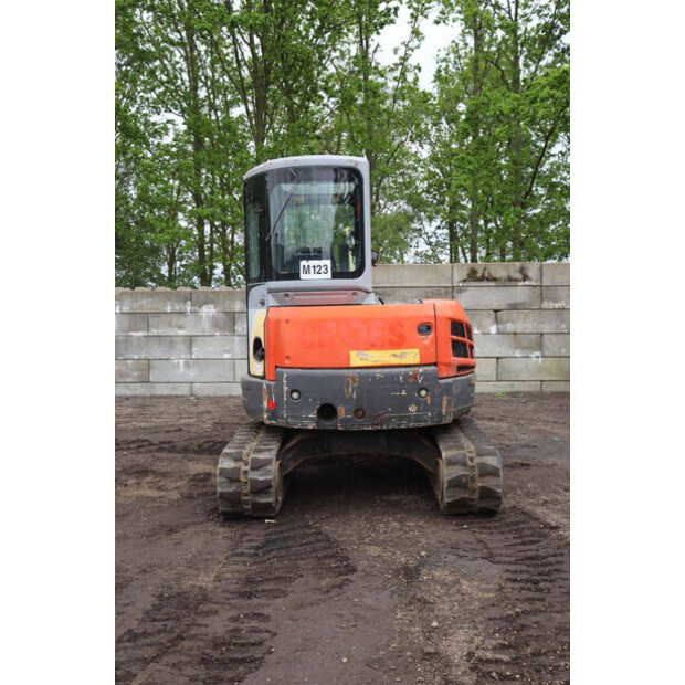 2011 نيو هولاند E50B SR-47135169