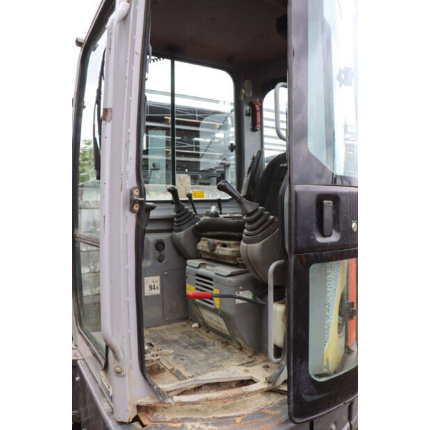 2011 نيو هولاند E50B SR-47135183